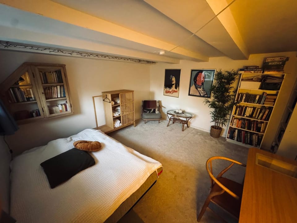Cozy and Spacious Guest Room, Virum Bed and Breakfast in Capital Region of Denmark