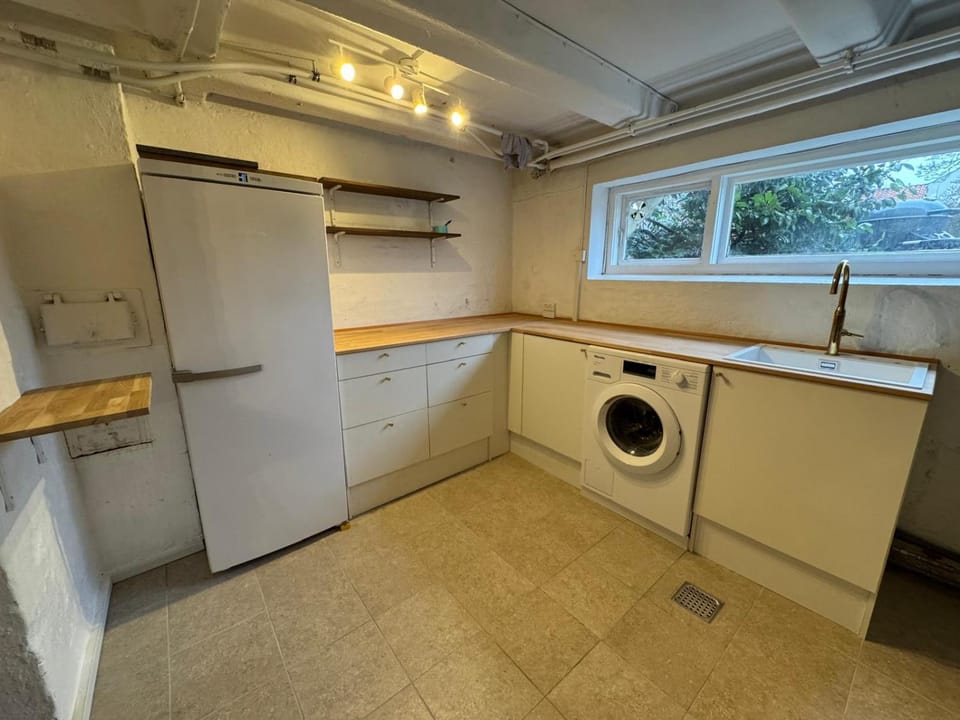 Cozy and Spacious Guest House, Virum Bed and Breakfast in Zealand