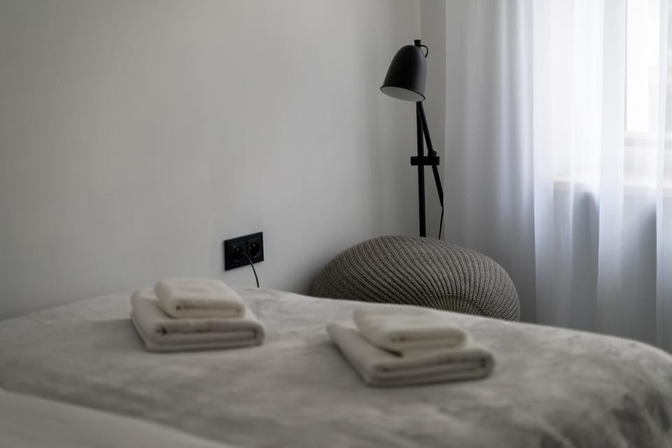 Bed, Photo of the whole room, Bedroom, towels