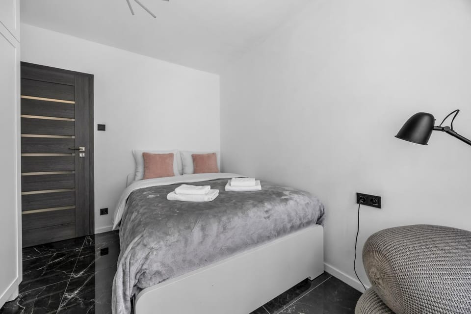 Bed, Photo of the whole room, Bedroom, towels, wardrobe