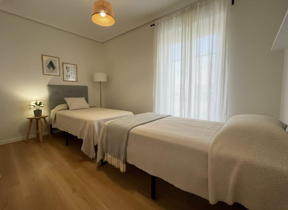 Urban Arniches, junto a Plaza Mayor Bed and Breakfast in Centro