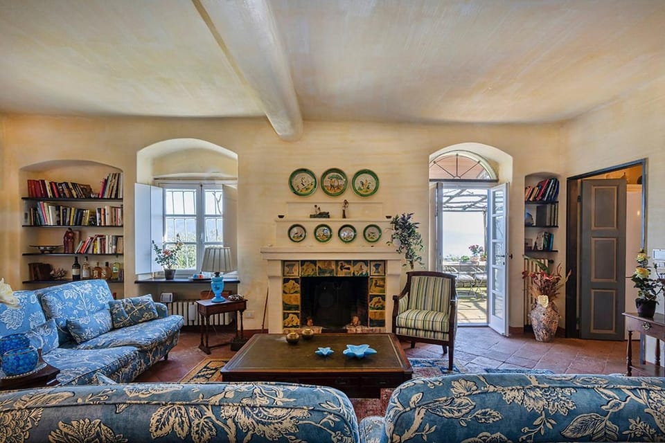 Living room, fireplace