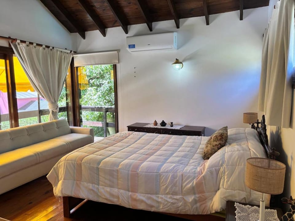 Casa con Pileta & Parque Gigante en la Naturaleza House in Sierra de los Padres