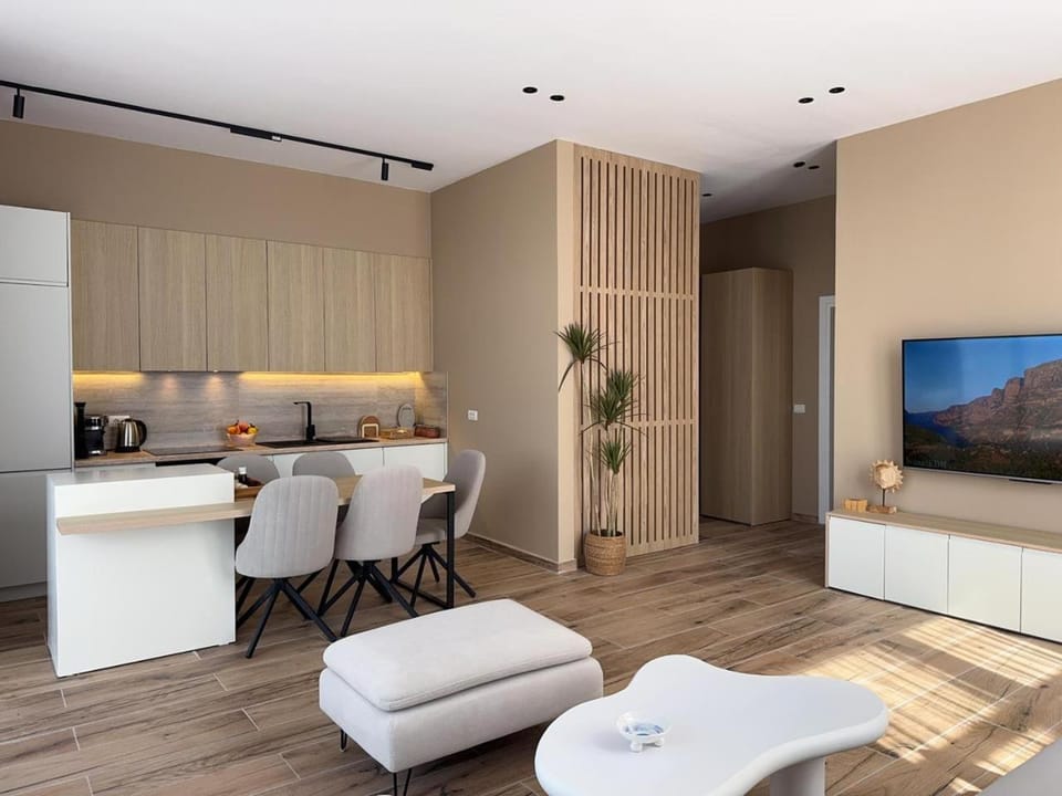 TV and multimedia, Kitchen or kitchenette, Living room, Seating area