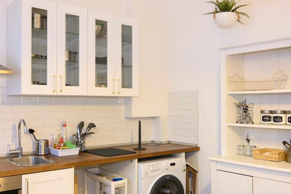 Kitchen or kitchenette, kitchen