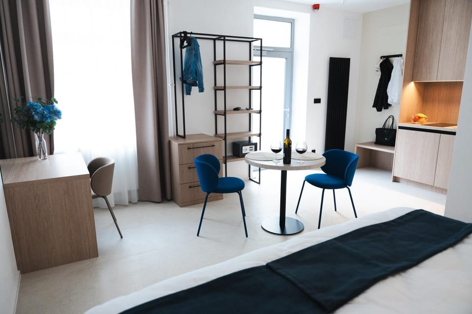 Living room, Seating area, Dining area, wardrobe