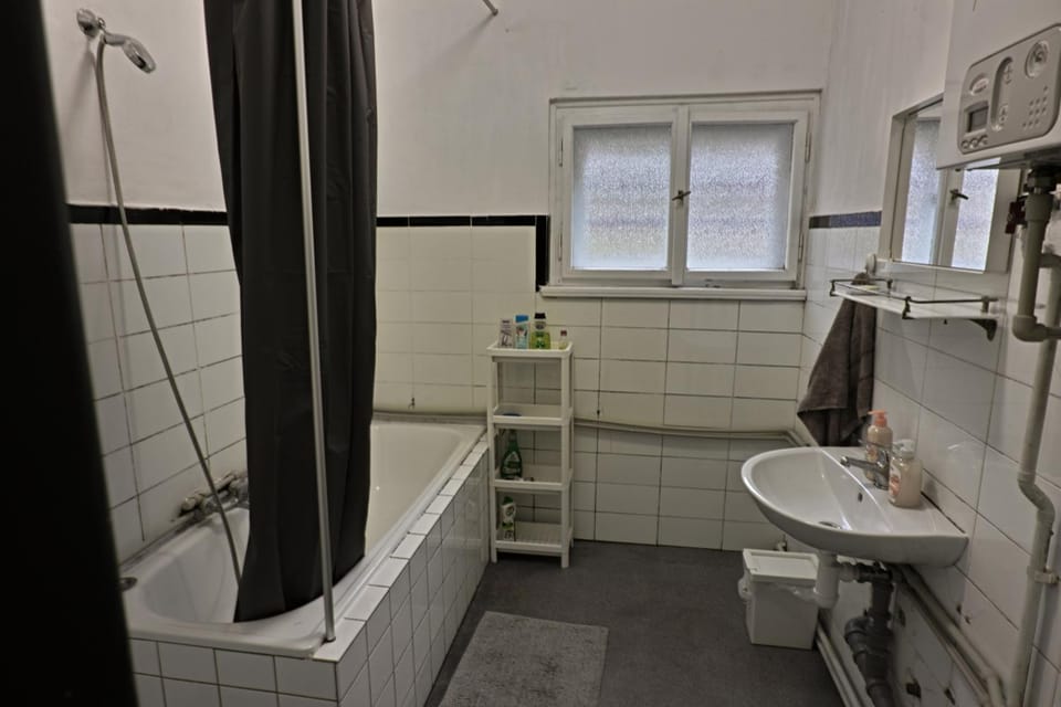 Prague Family Guest House - Rooms with shared bathroom Bed and Breakfast in Prague