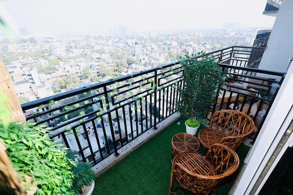 Sunleaf Studio Pari Chawk Expo Mart Apartment in Haryana