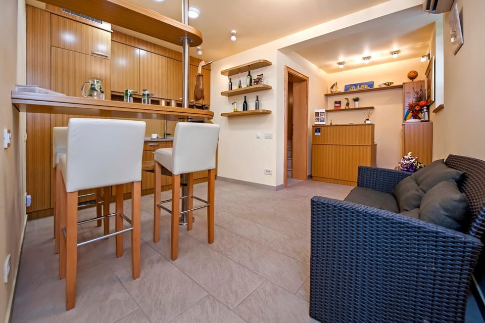 Lobby or reception, Seating area, Communal kitchen