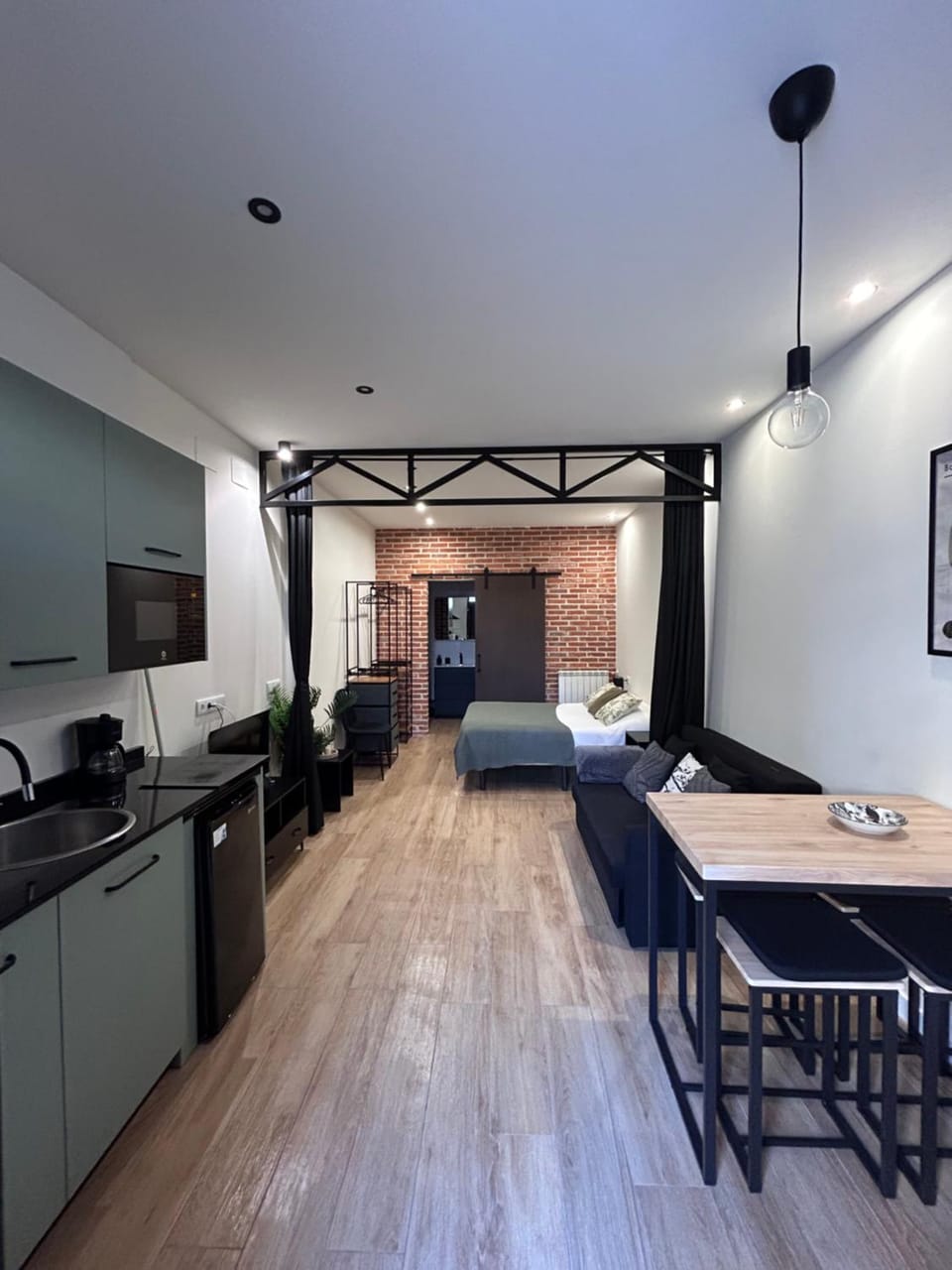 Bed, TV and multimedia, Kitchen or kitchenette, Living room, Dining area