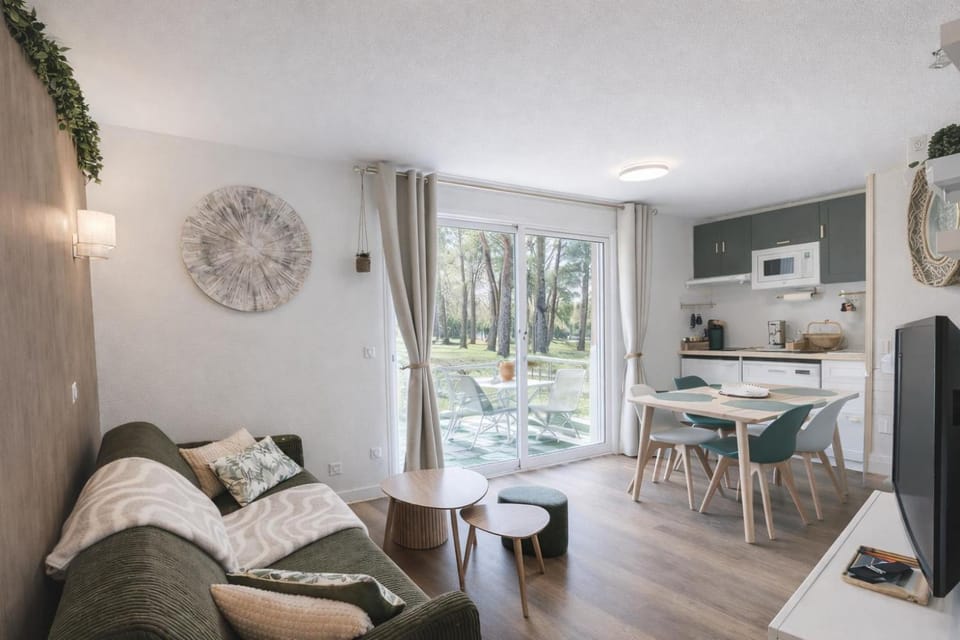 Le Trésor du Lac - Casteljaloux - Lac de Clarens - Appartement - Piscine - Parking - WIFI - Accès privée Plage - Golf - Casino - Terra Aventura - So Vélo Apartment in Casteljaloux