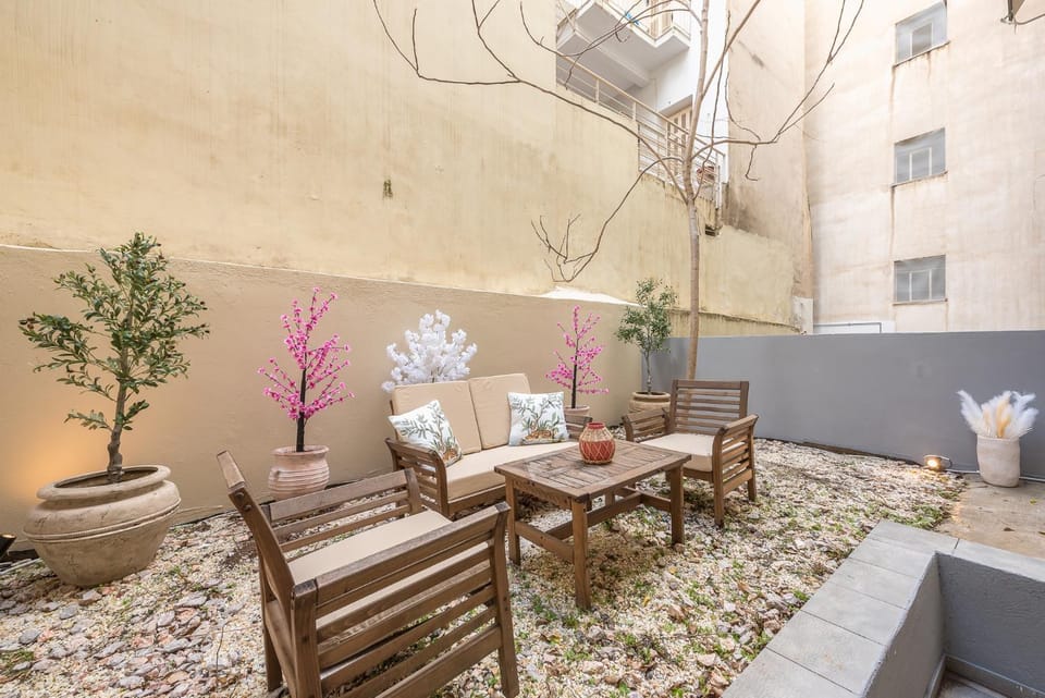 Garden, Inner courtyard view