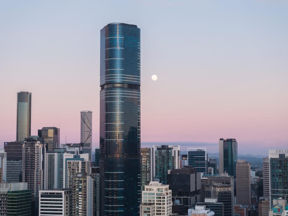 Heart of Brisbane - Skytower CBD Getaway - Level 40 Pool & Gym - Walk Everywhere Apartment in Kangaroo Point