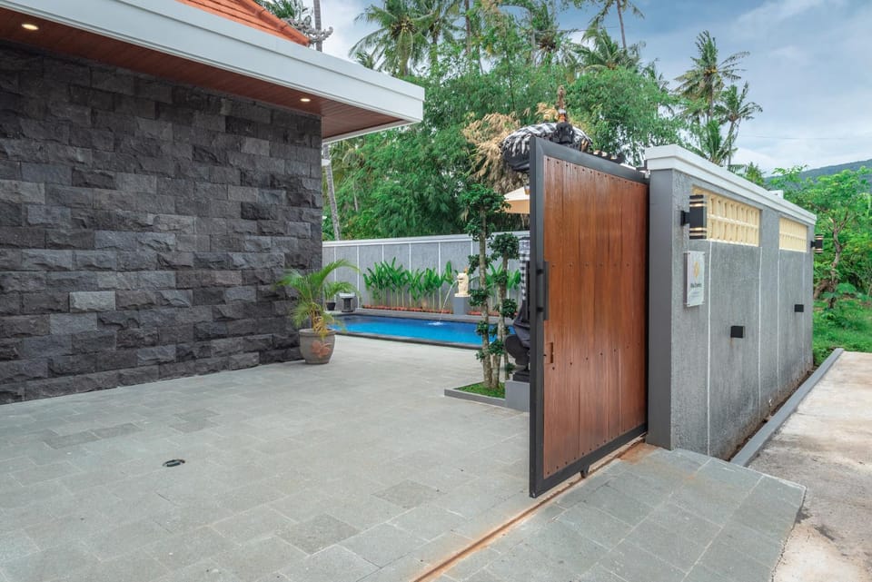 Property building, Swimming pool