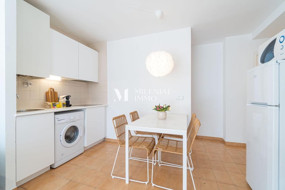 Kitchen or kitchenette, washing machine