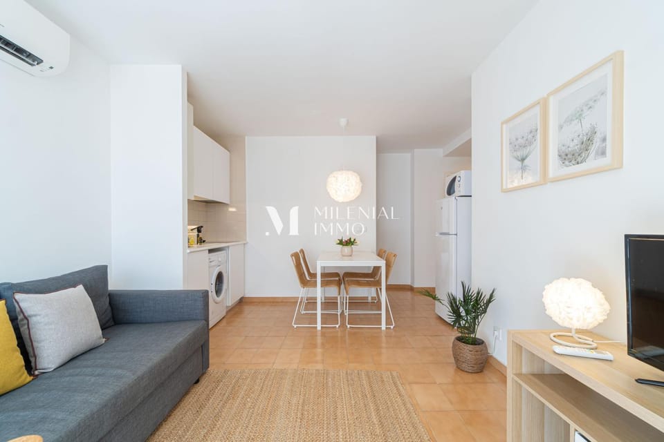 Living room, Dining area, air conditioner