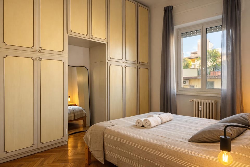 Bed, Photo of the whole room, Bedroom, internet, towels, wardrobe