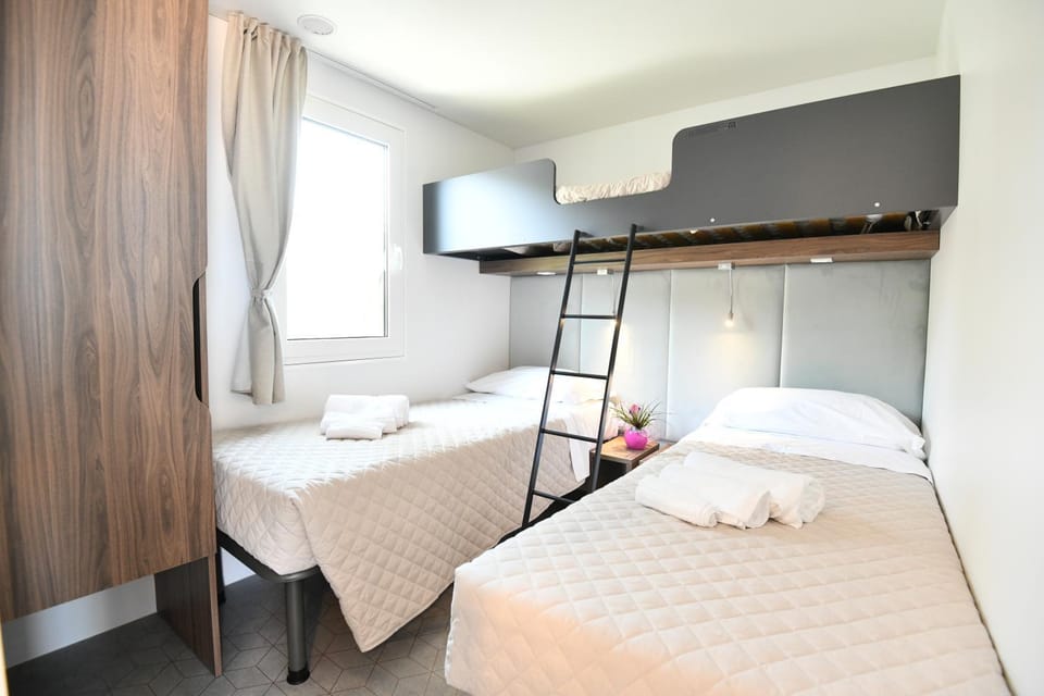 Camping Villaggio Calypso Campground/ 
RV Resort in Marche