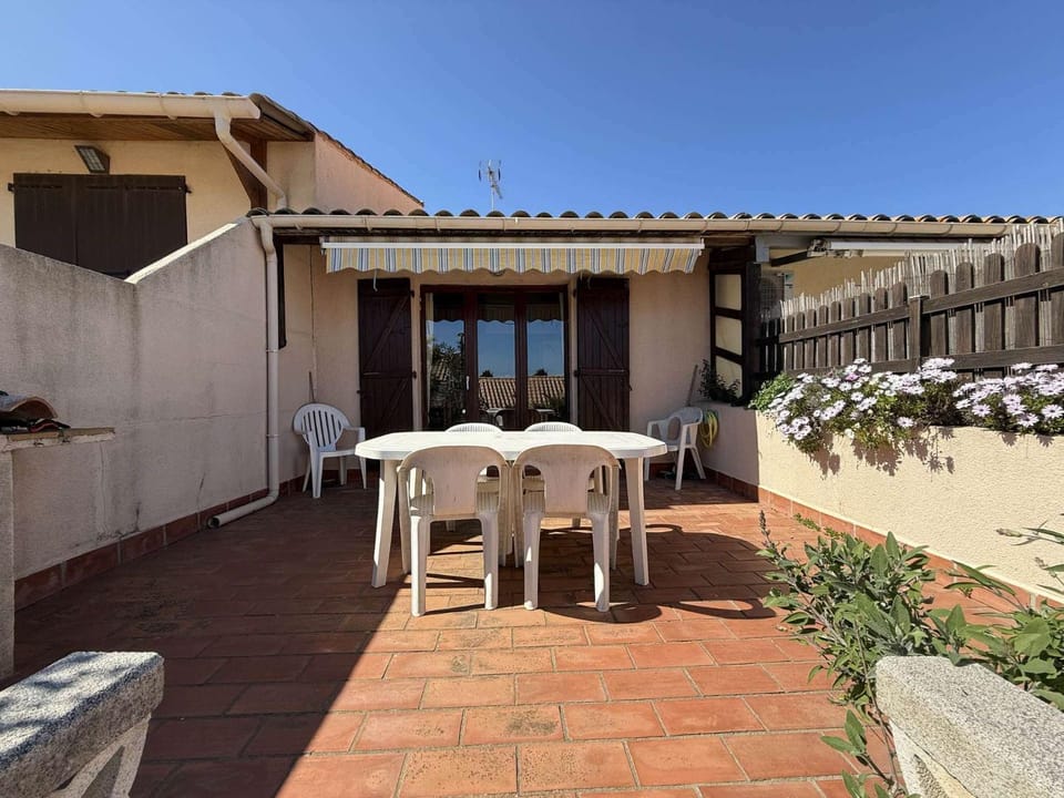 AIG 160 – Villa T2 mezzanine – Résidence Les Villas du Port – Gruissan – 4/6 personnes Apartment in Gruissan