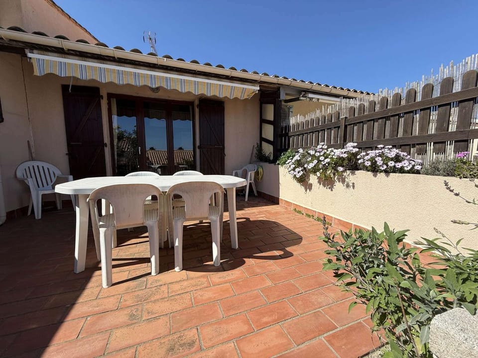 AIG 160 – Villa T2 mezzanine – Résidence Les Villas du Port – Gruissan – 4/6 personnes Apartment in Gruissan