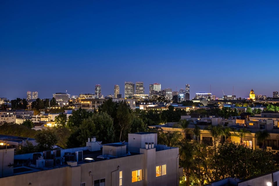 Beverly Hills Private Residence with Rooftop Jacuzzi Apartment in West Hollywood