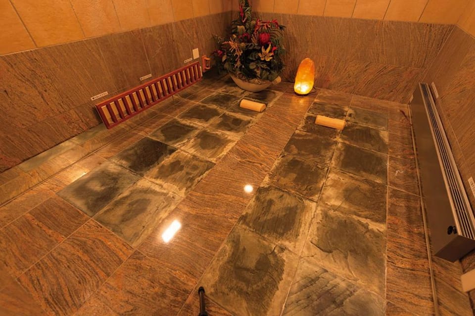 Hotel Shiro No Kyuden Love hotel in Osaka Prefecture