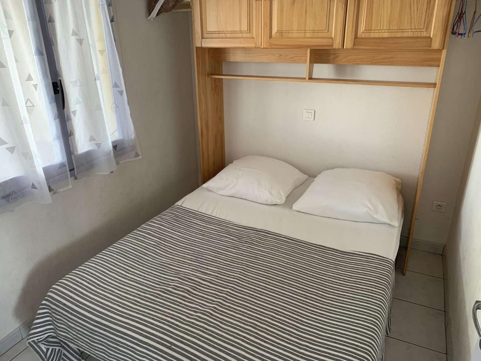 AIG 49 – Chalet – Rangée des Guillemots – Gruissan – 4 personnes Chalet in Gruissan