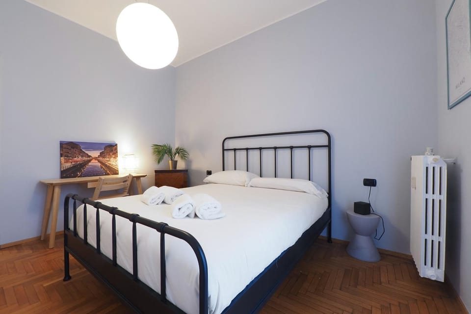Bed, Photo of the whole room, Bedroom, internet, towels