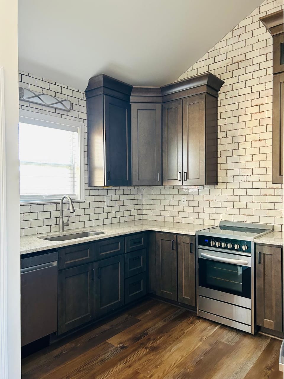 Derby City retreat Villa in Jeffersonville