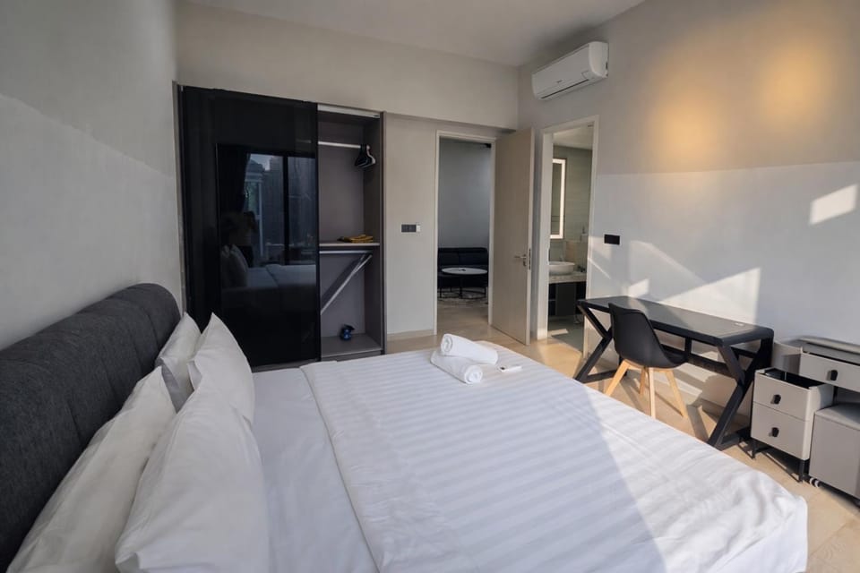 Bed, Bedroom, air conditioner