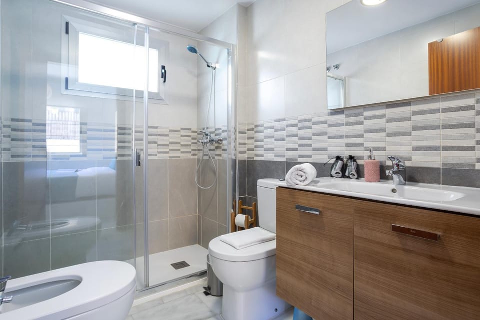 Shower, Bathroom, towels