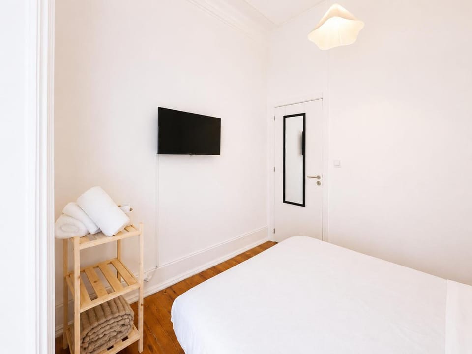 Double Room Central Lisbon - 4 min Anjos Metro Bed and Breakfast in Lisbon