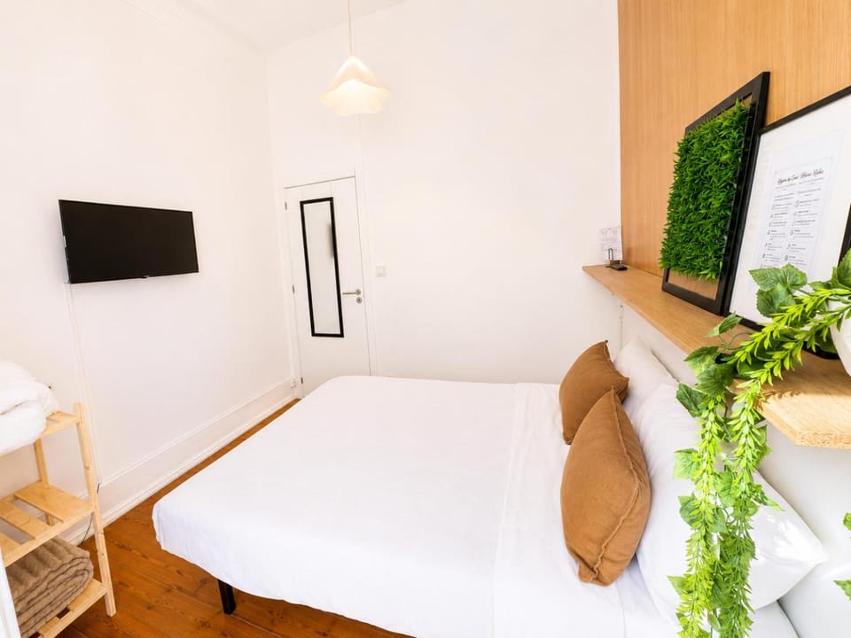 Double Room Central Lisbon - 4 min Anjos Metro Bed and Breakfast in Lisbon