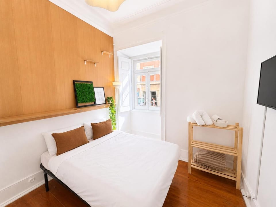 Double Room Central Lisbon - 4 min Anjos Metro Bed and Breakfast in Lisbon