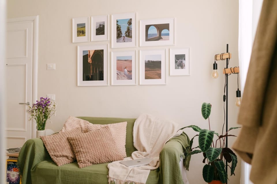 Living room, Seating area