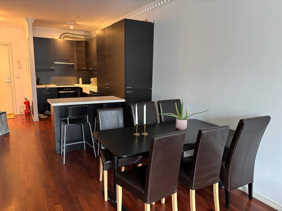 Dining area, kitchen