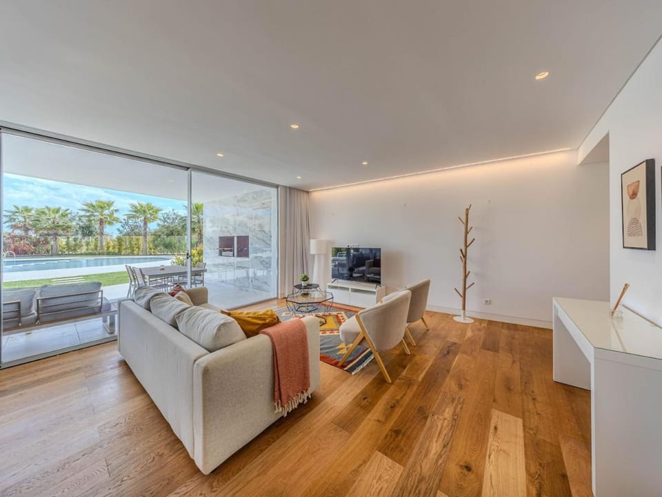 Lakes24 Infinity - 2 Bedrooms Apt Apartment in Quarteira
