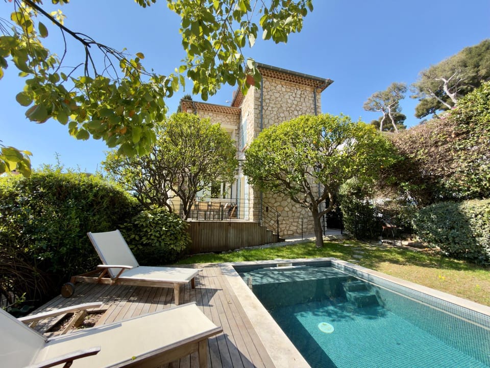 VILLA ANGEL VI4481 By Riviera Holiday Homes Villa in Eze
