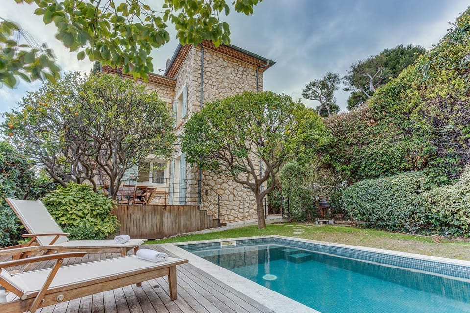 Property building, Garden, Garden view, Pool view, Swimming pool, sunbed