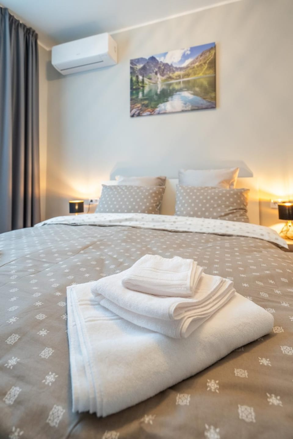 Comfy room with TOP Location Apartment in Sofia