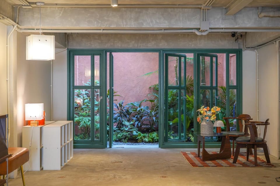 Communal lounge/ TV room, Garden, Inner courtyard view
