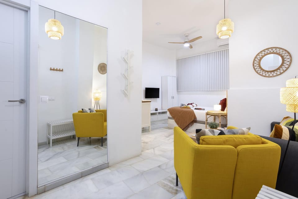 Communal lounge/ TV room, Living room