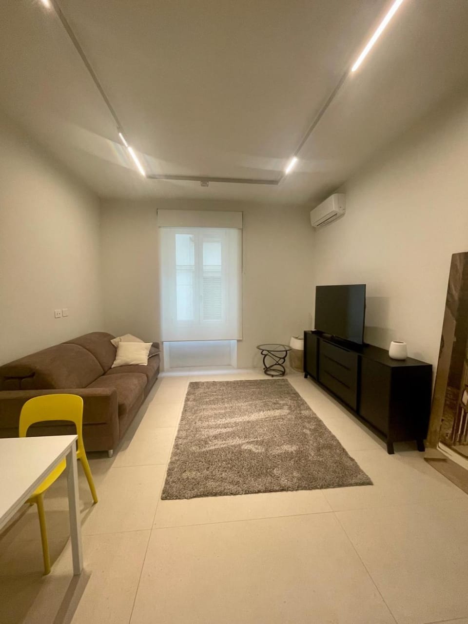 TV and multimedia, Living room, air conditioner