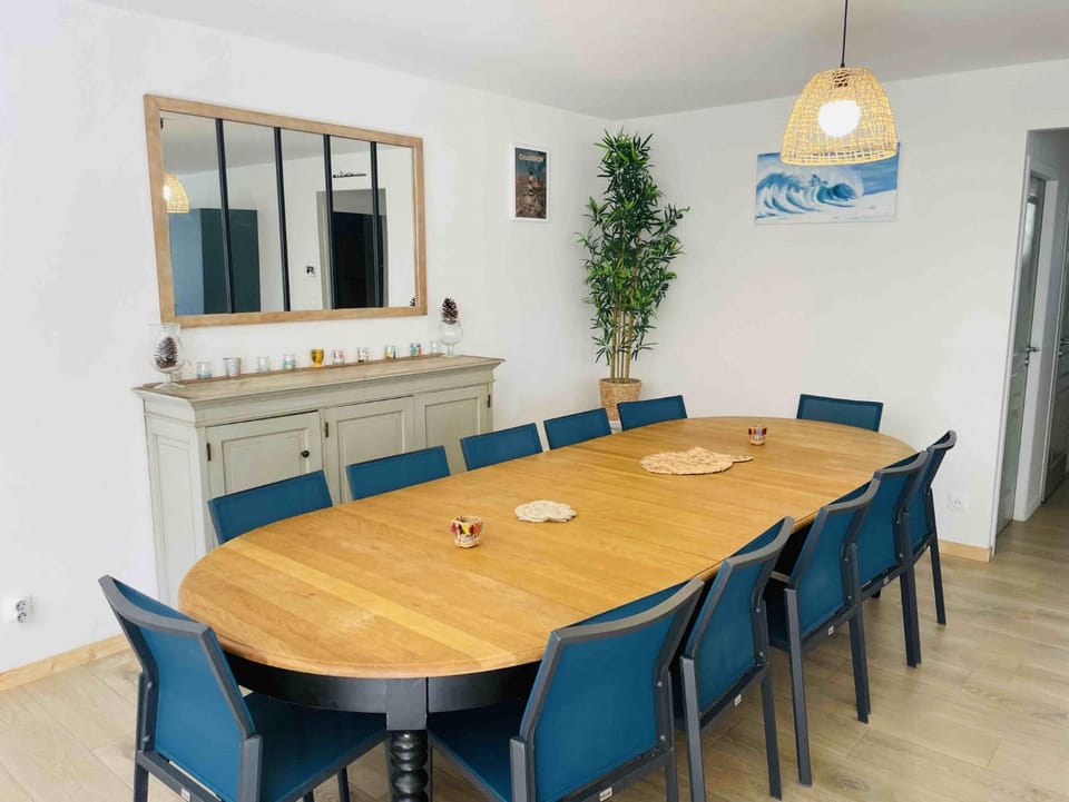 Dining area, storage