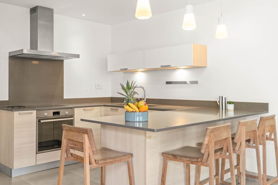 Kitchen or kitchenette, Dining area, dishwasher, oven, stove