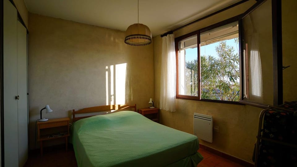 AIG 55 – Chalet individuel – Avenue de la Jetée – Gruissan – 6/7 personnes Chalet in Gruissan