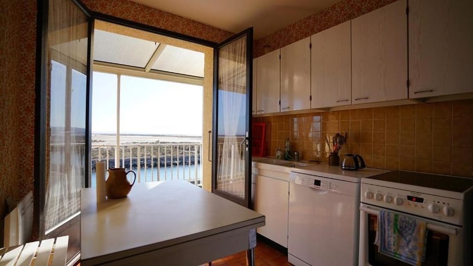 AIG 55 – Chalet individuel – Avenue de la Jetée – Gruissan – 6/7 personnes Chalet in Gruissan