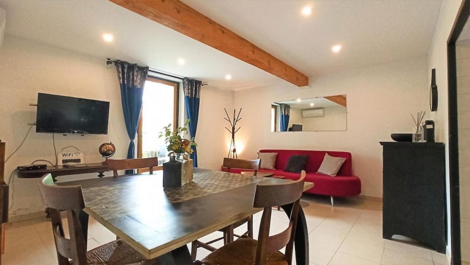 TV and multimedia, Living room, Dining area