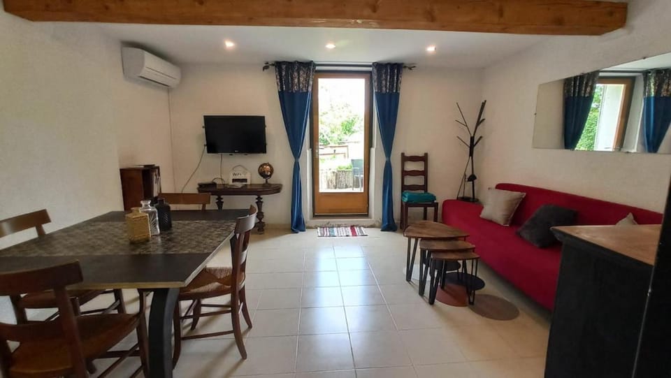 TV and multimedia, Living room, air conditioner