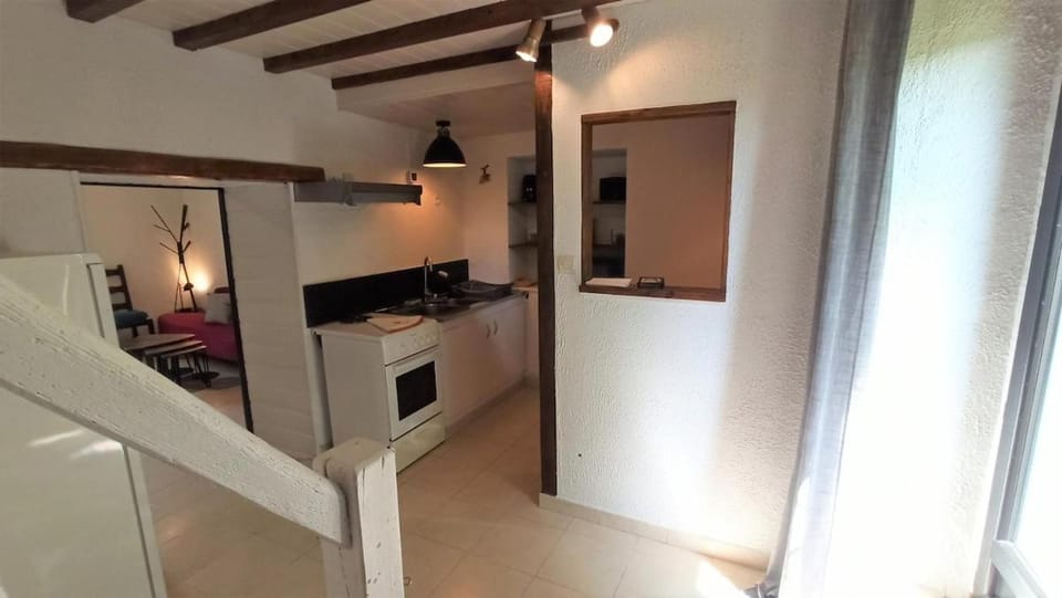 pet friendly, kitchen